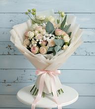 Букет цветов из:  Розы и Лизиантусы в Великом Новгороде