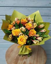 Букет цветов из:  Альстромерии и Розы в Великом Новгороде