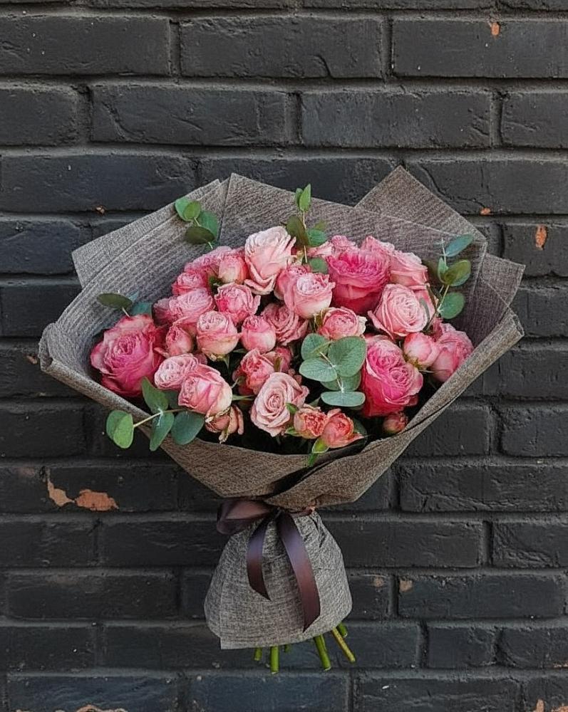 Букет цветов из: Розы в Великом Новгороде