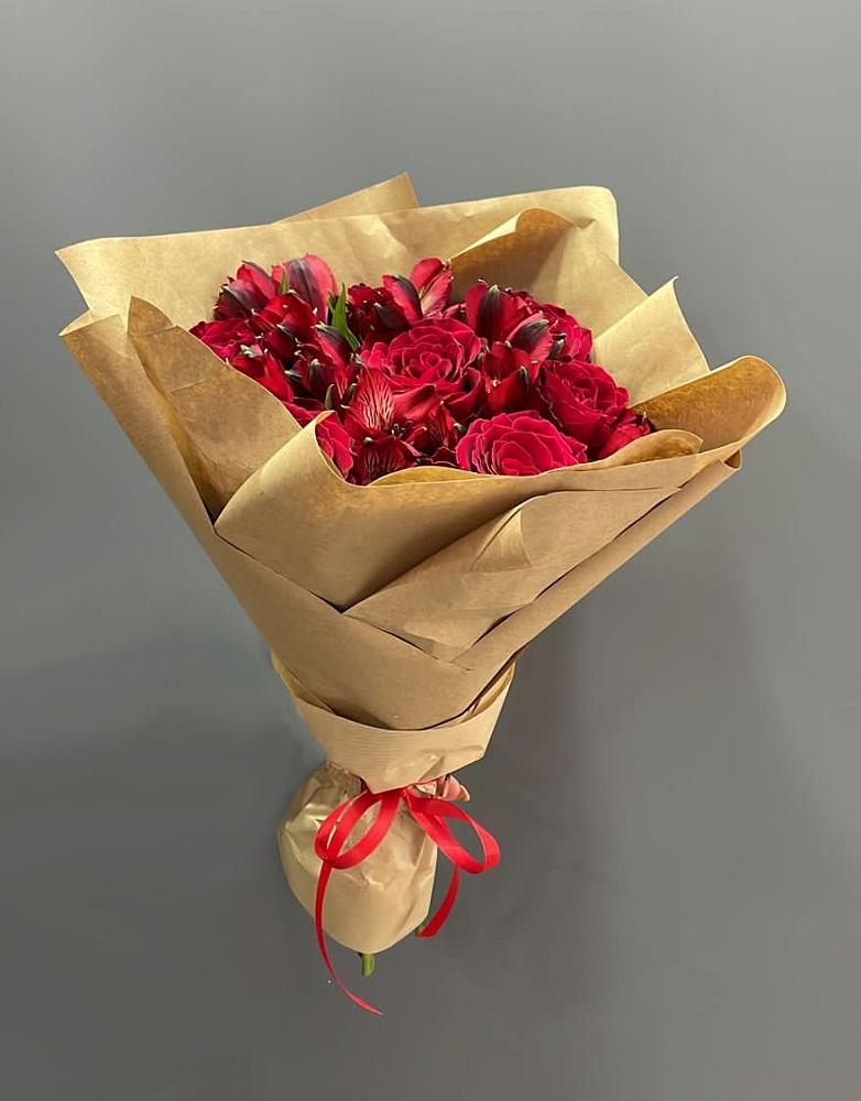 Букет цветов из: Альстромерии и Розы в Великом Новгороде