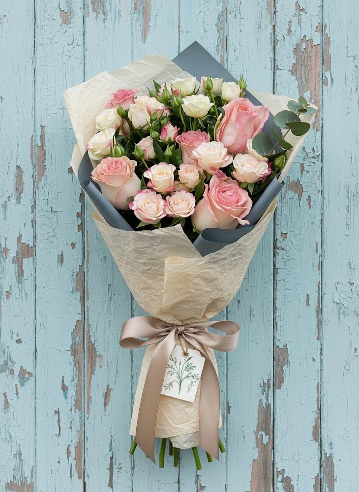 Букет цветов из: Розы в Великом Новгороде