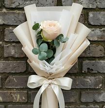 Букет цветов из:  Розы в Великом Новгороде