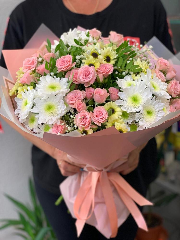 Букет цветов из: Розы и Хризантемы в Великом Новгороде