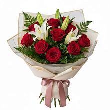 Букет цветов из:  Лилии и Розы в Великом Новгороде