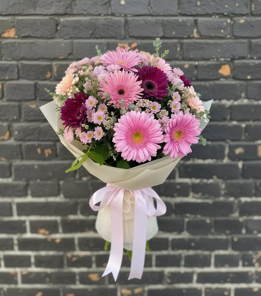 Букет цветов из: Герберы и Хризантемы в Великом Новгороде