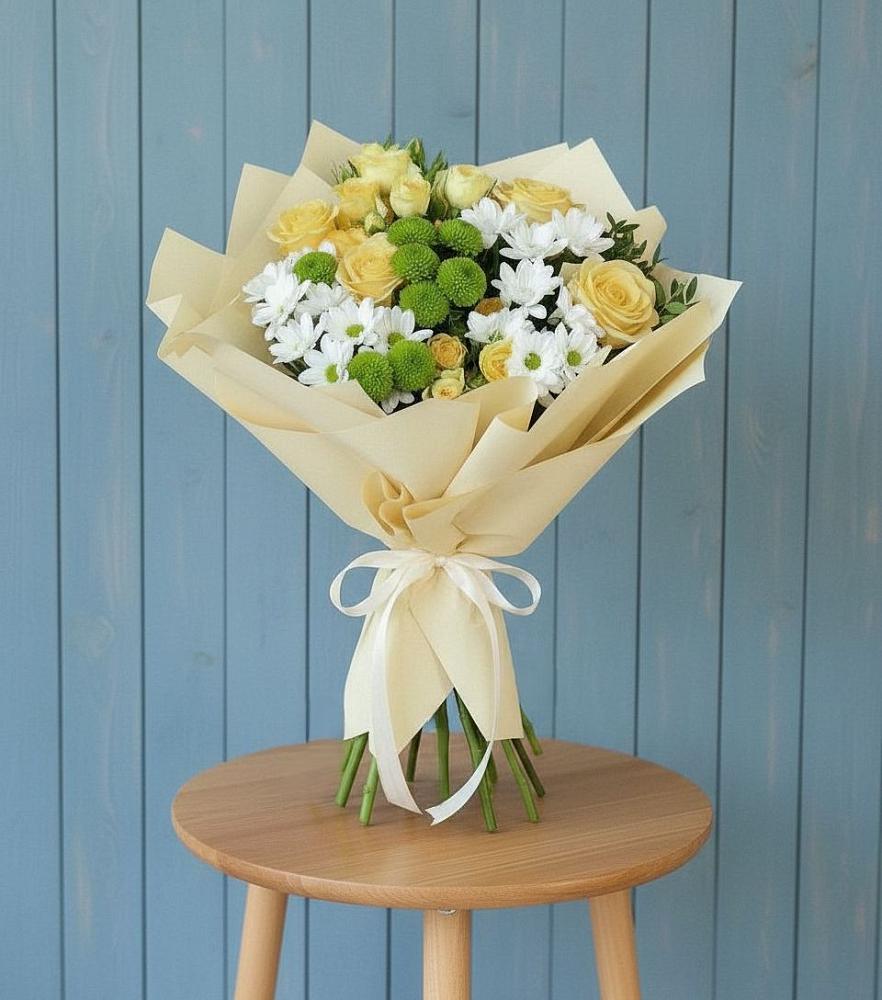 Букет цветов из: Хризантемы и Розы в Великом Новгороде