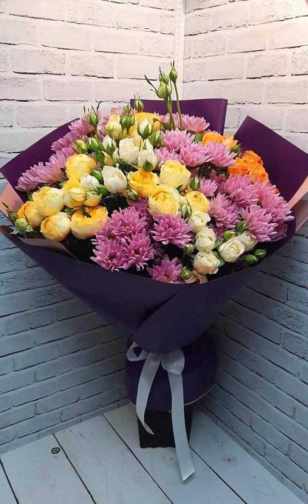 Букет цветов из: Хризантемы и Розы в Великом Новгороде