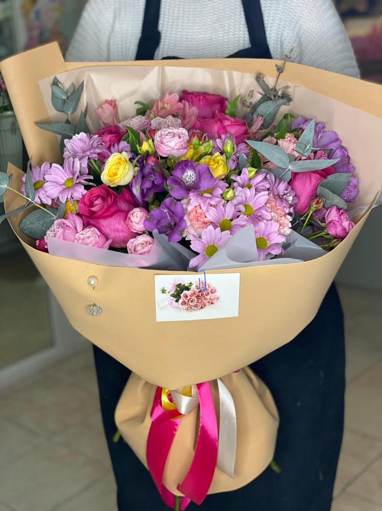 Букет цветов из: Хризантемы, Гвоздики и Альстромерии в Великом Новгороде