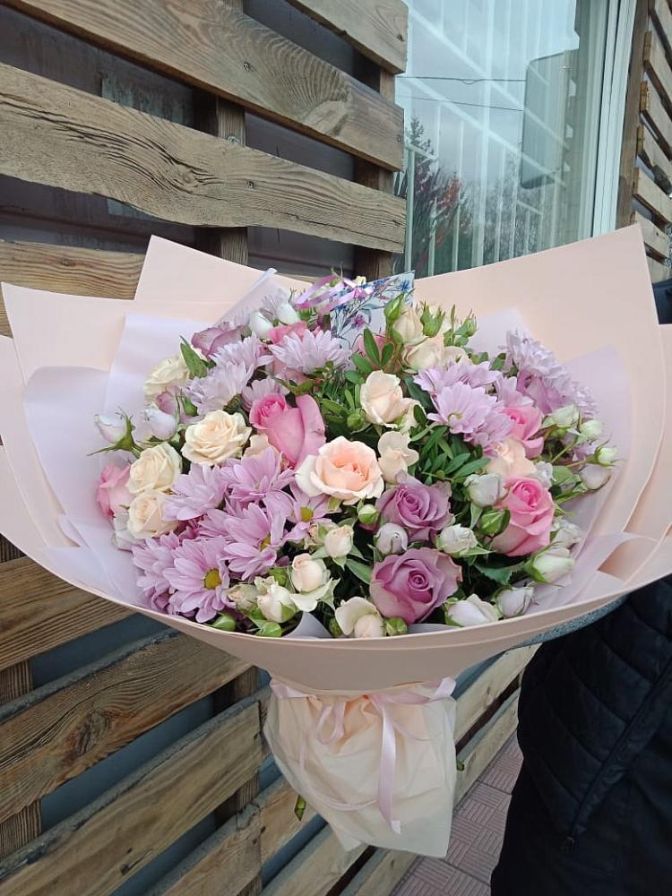 Букет цветов из: Розы и Хризантемы в Великом Новгороде