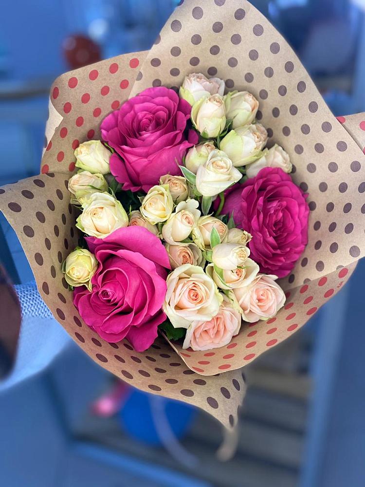 Букет цветов из: Розы в Великом Новгороде