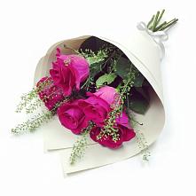 Букет цветов из:  Розы в Великом Новгороде