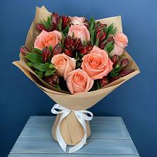 Букет цветов из:  Розы и Альстромерии в Великом Новгороде