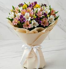 Букет цветов из:  Альстромерии в Великом Новгороде
