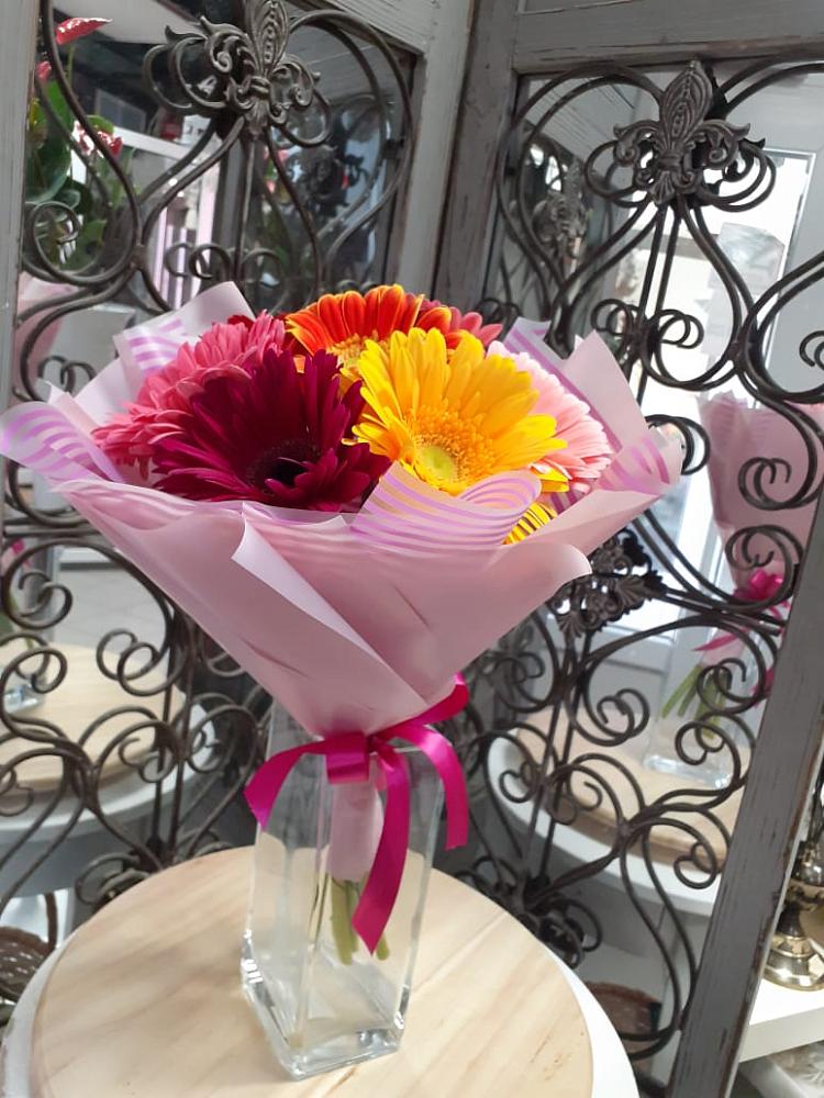 Букет цветов из: Герберы в Великом Новгороде