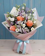 Букет цветов из:  Лизиантусы, Розы, Альстромерии и Гипсофила в Великом Новгороде