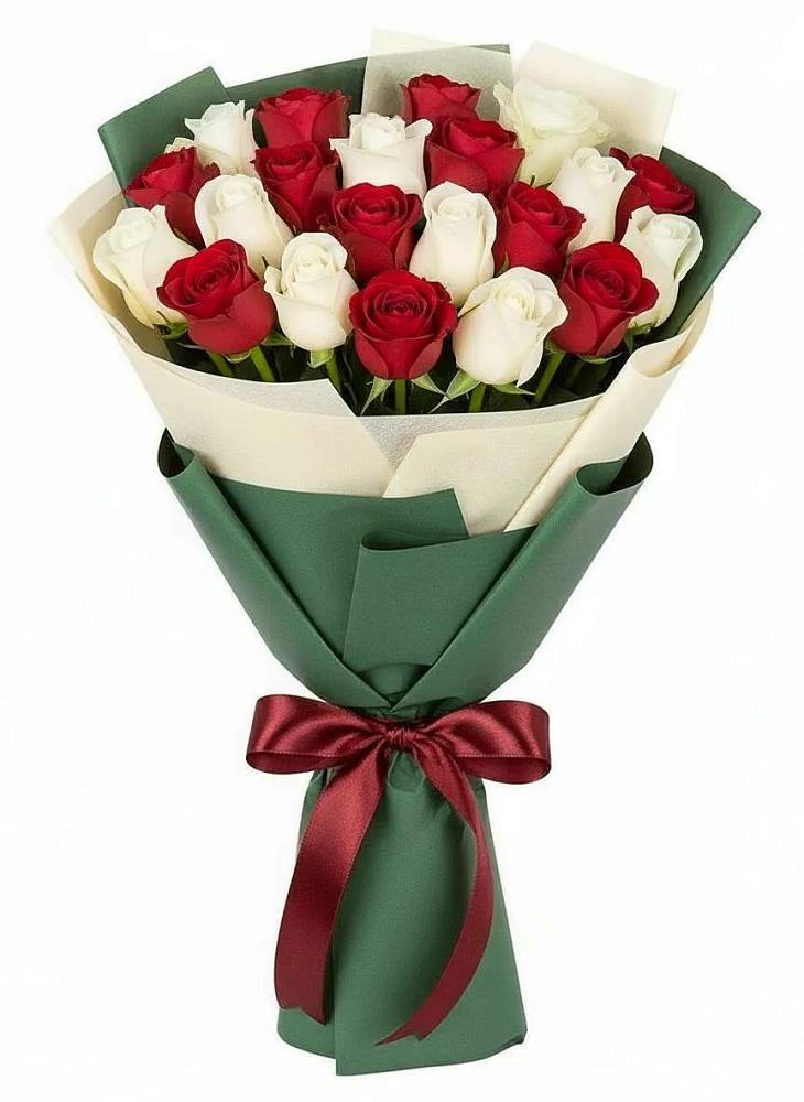 Букет Микс из красных и белых роз в Великом Новгороде