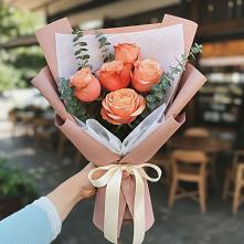 Букет цветов из:  Розы в Великом Новгороде