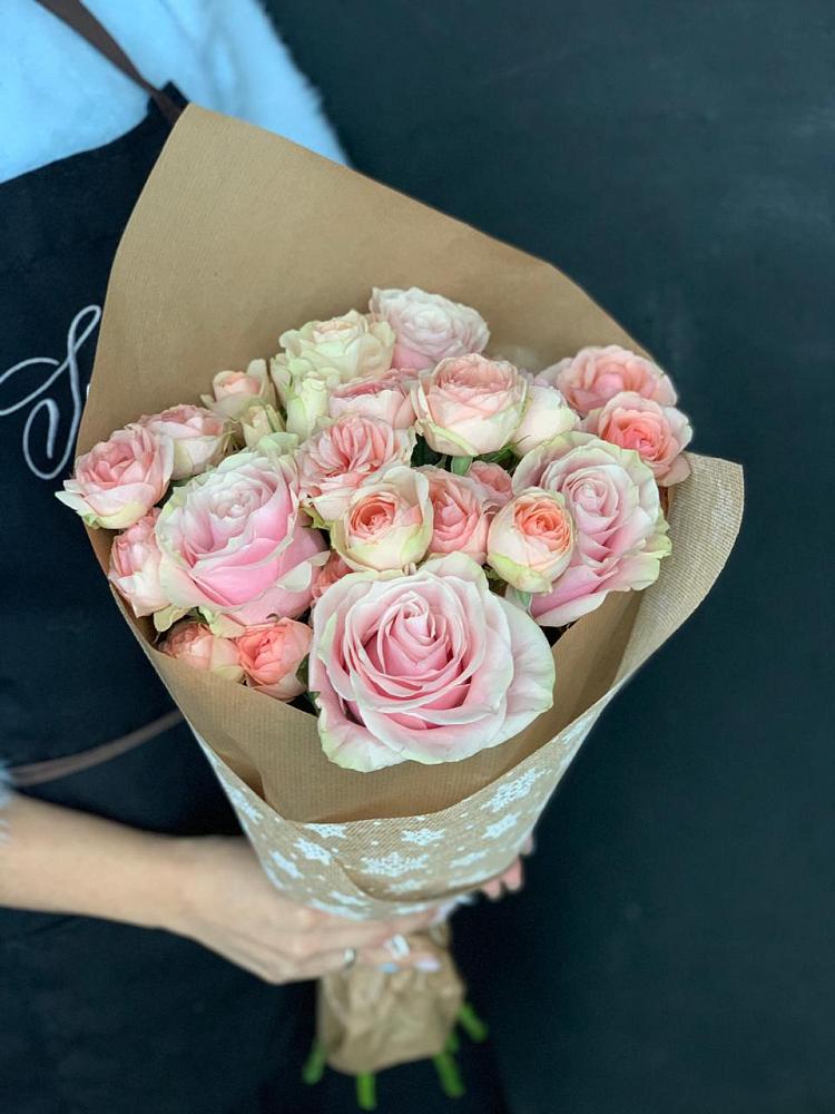 Букет цветов из: Хризантемы и Розы в Великом Новгороде