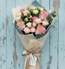 Букет цветов из:  Розы в Великом Новгороде