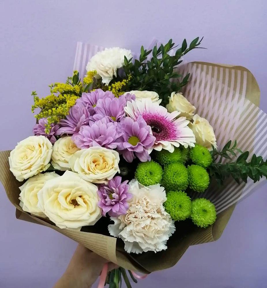 Букет цветов из: Хризантемы, Розы, Гвоздики и Герберы в Великом Новгороде