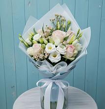 Букет цветов из:  Розы и Лизиантусы в Великом Новгороде