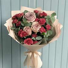 Букет цветов из:  Гвоздики и Розы в Великом Новгороде