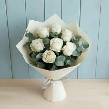 Букет Белые розы в Эвкалипте в Великом Новгороде