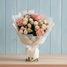 Букет цветов из:  Розы в Великом Новгороде