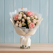 Букет цветов из:  Розы в Великом Новгороде