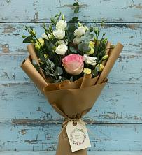Букет цветов из:  Розы и Лизиантусы в Великом Новгороде