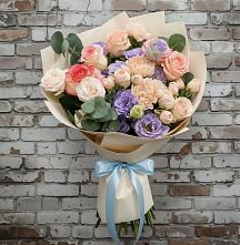 Букет цветов из:  Розы, Лизиантусы и Гвоздики в Великом Новгороде