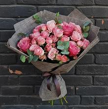 Букет цветов из:  Розы в Великом Новгороде