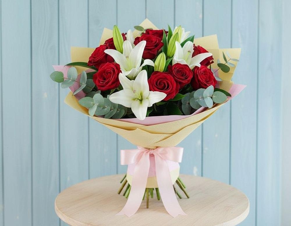 Букет цветов из: Лилии и Розы в Великом Новгороде